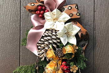 作品No.6［クリスマスローズのスワッグ］クリスマスローズを作りスワッグに仕上げる